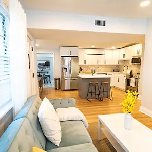 Chic & Stylish Location Holiday home Tampa